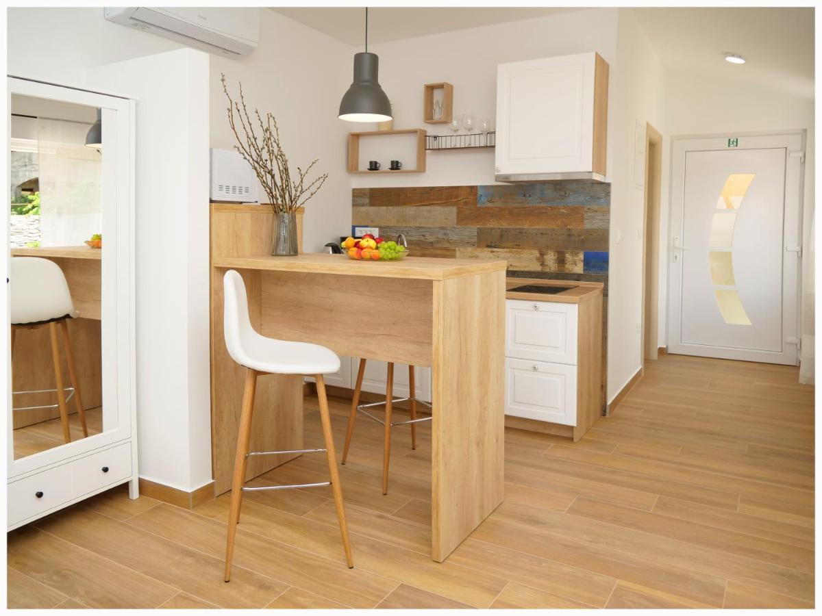 Apartmani Makelja Примоштен Экстерьер фото