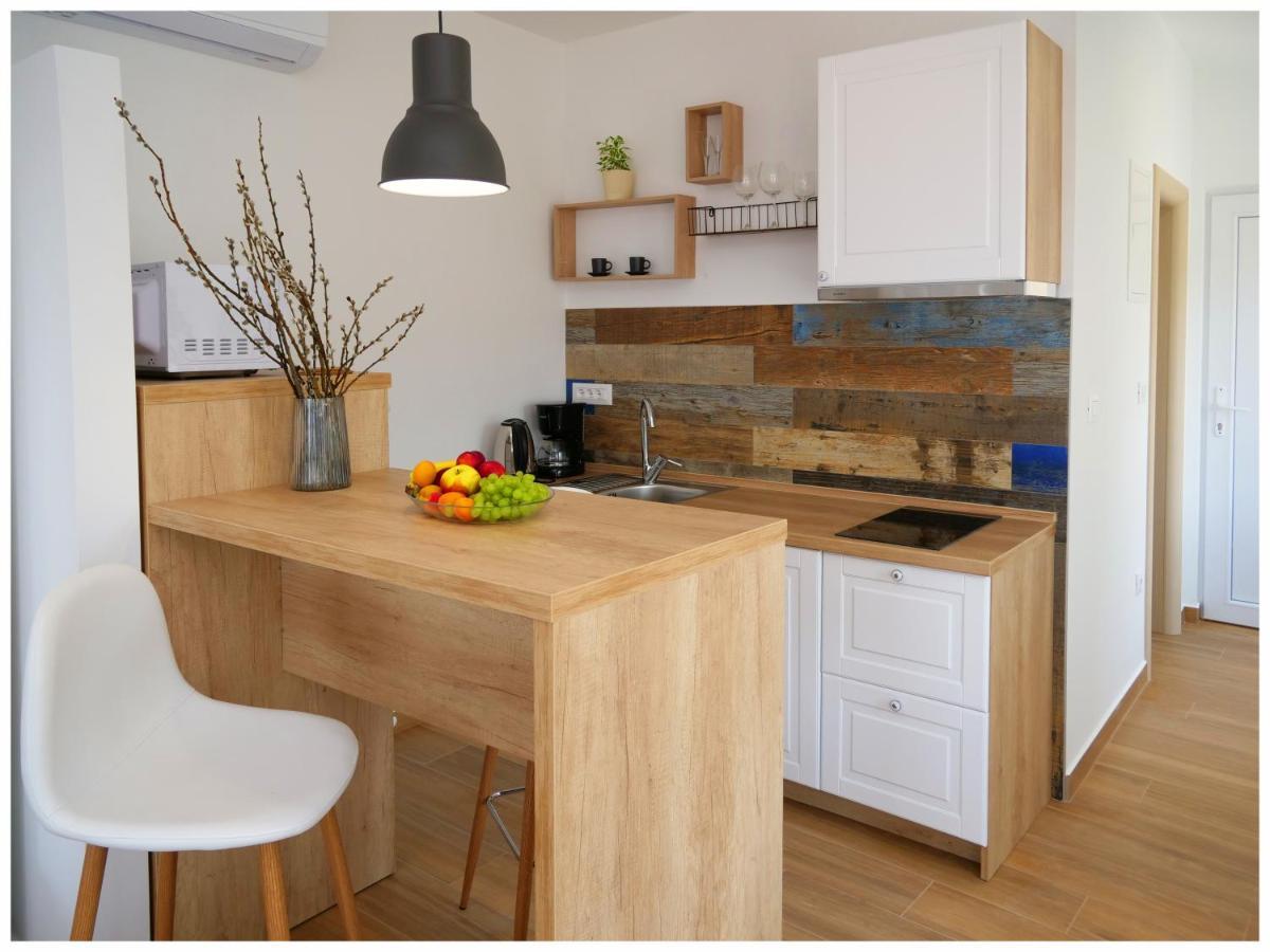 Apartmani Makelja Примоштен Экстерьер фото