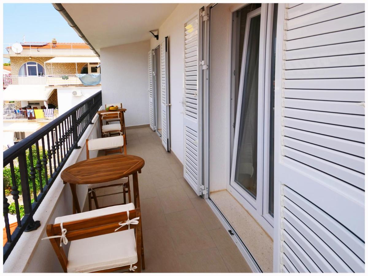 Apartmani Makelja Примоштен Экстерьер фото